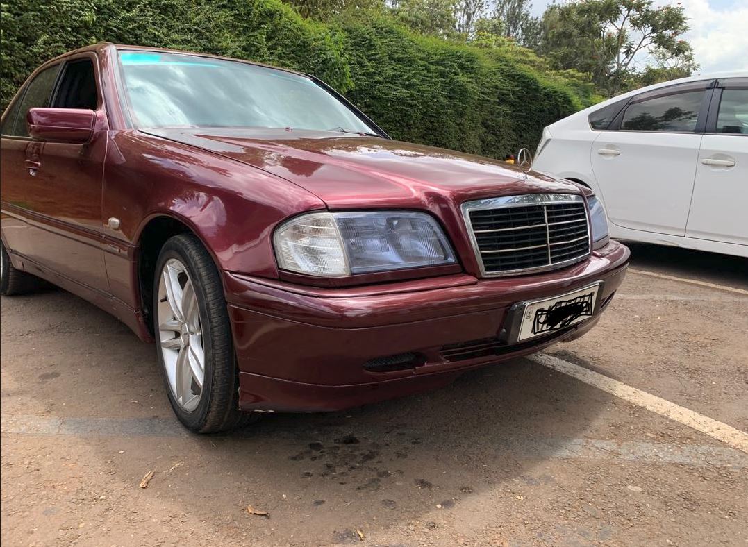 MERCEDES BENZ C200
